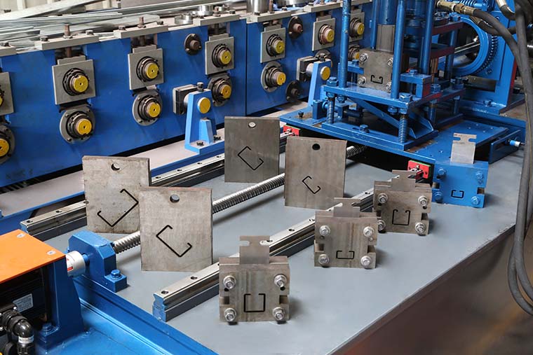 Stud and Track Roll Forming Machine Post Cutter Stud and Track Roll Forming Machine Post Cutter