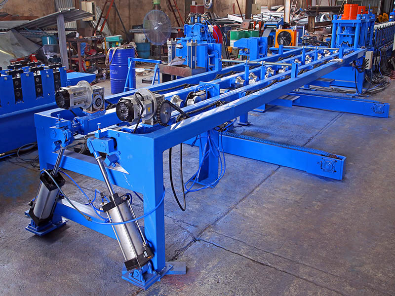 highway guardrail roll forming machine